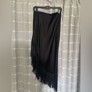Angle fringed skirt. Size medium
